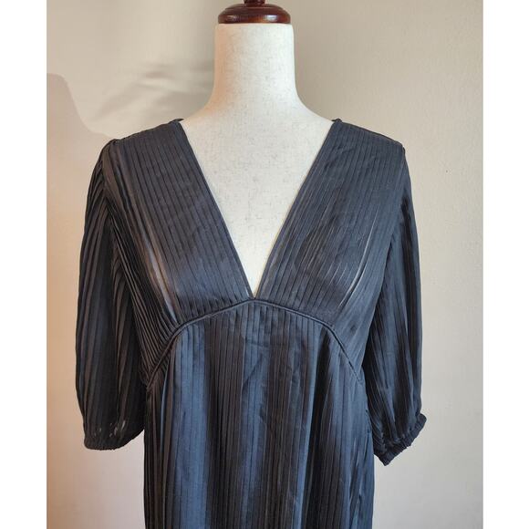 Banana Republic Women's Black Pleated Deep V-Neck Maxi Dress Sheer SZ Medium - Picture 6 of 14
